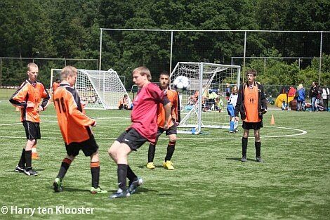 02-06-2012_g_voetbal_htc_sportpark_de_pelikaan_03.jpg